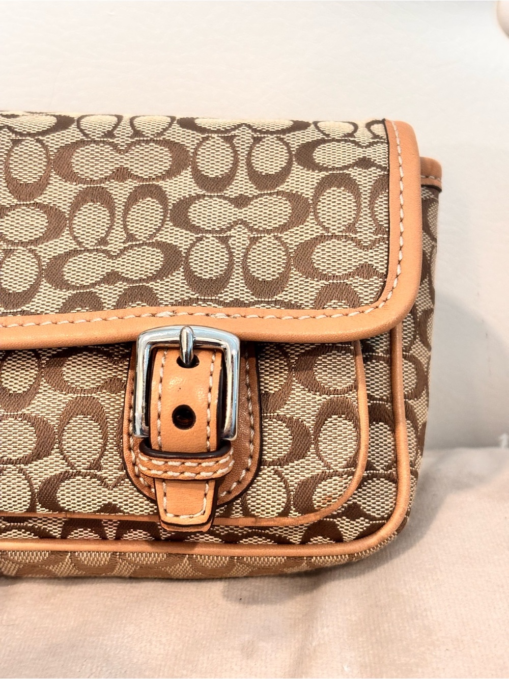 COACH Vintage Y2K Signature Canvas Buckle Waist Pouch (Style No. F77157) - Picture 3 of 16